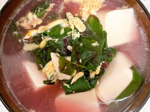 ビーツの葉と豆腐の中華スープ